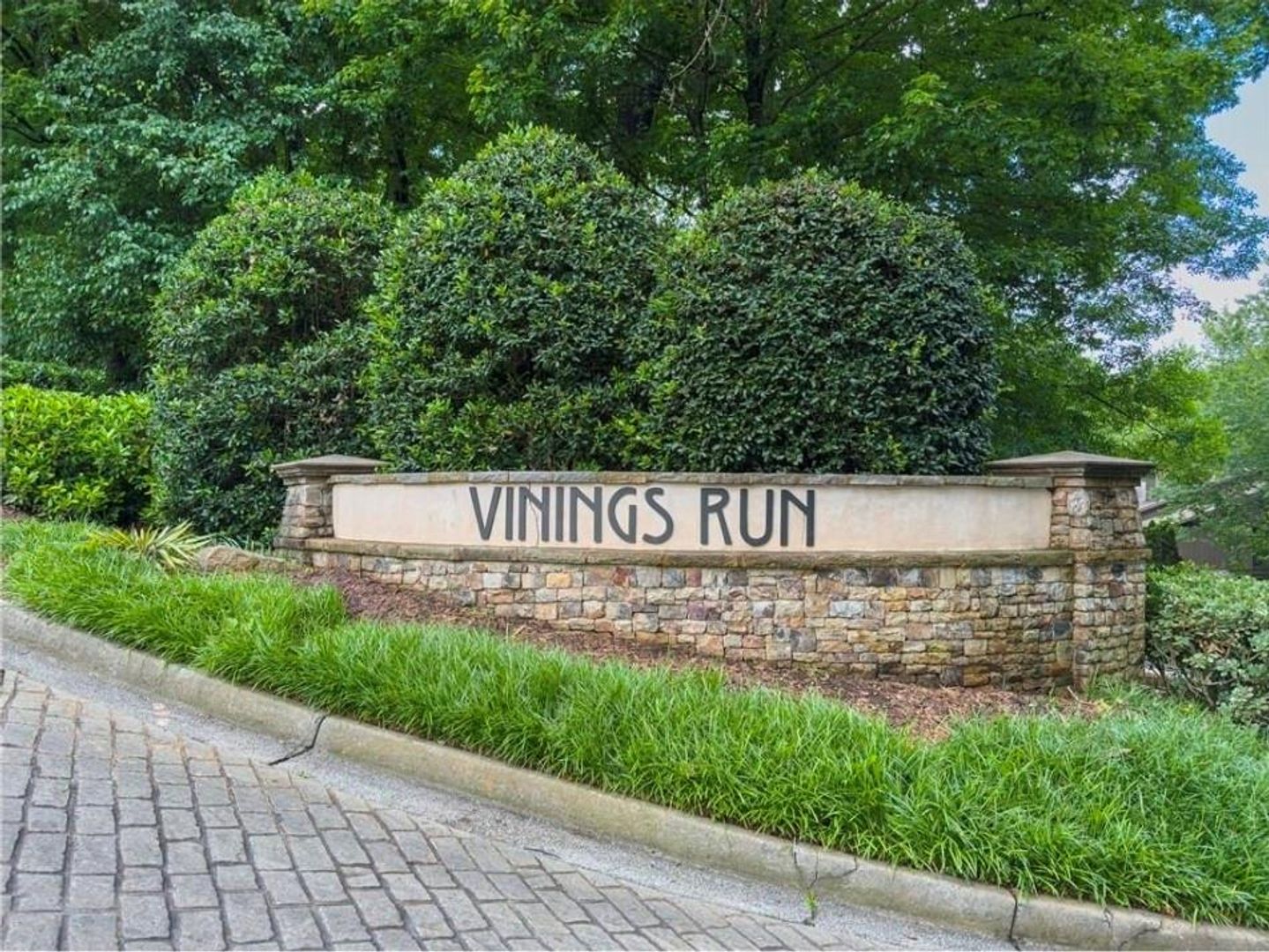 Smyrna Condo: 2105 Cumberland Court SE