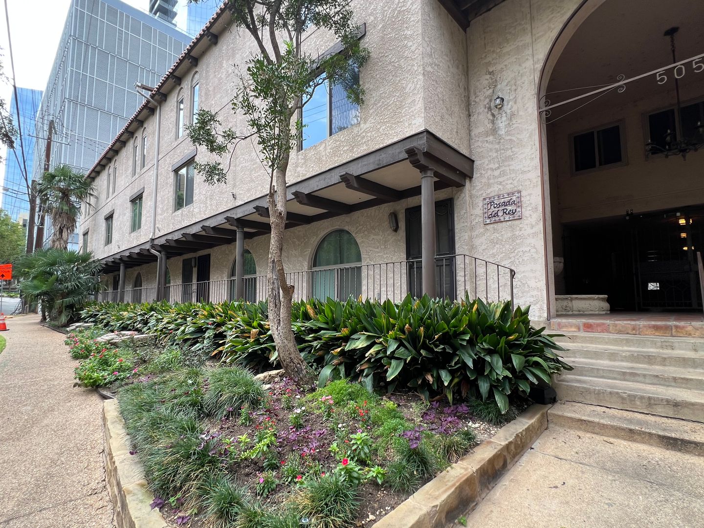 Austin House: 505 W 7TH