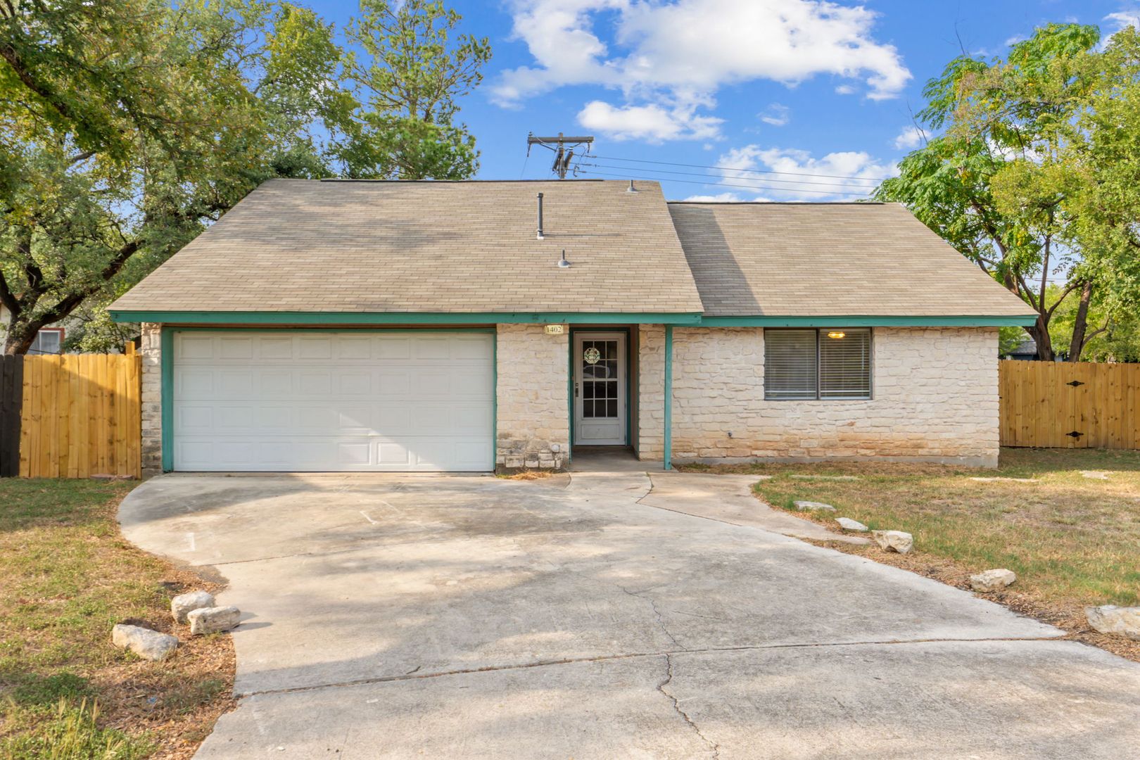 Round Rock House: 1402 Oak Meadows Cove