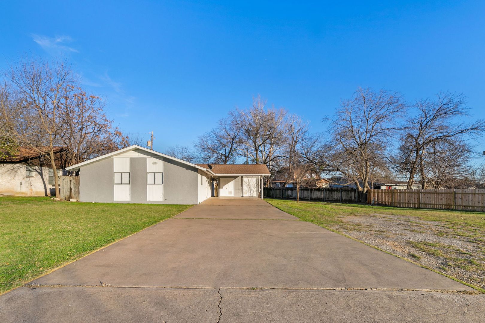 Austin Multiplex: 11103 Renel Dr