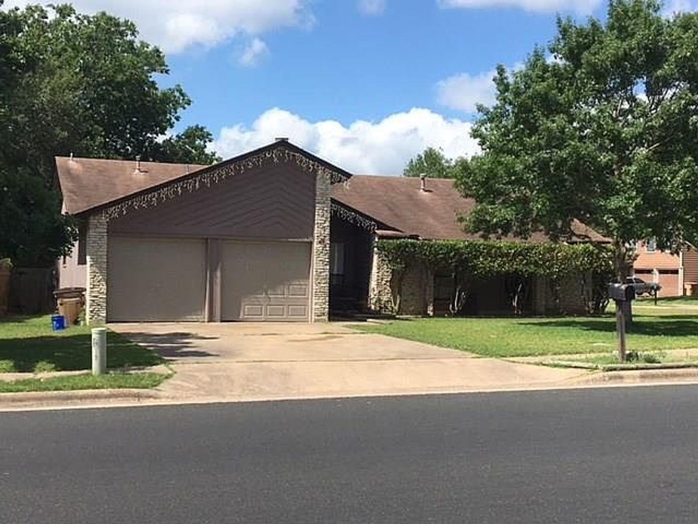 Austin House: 7728 Manassas Dr.