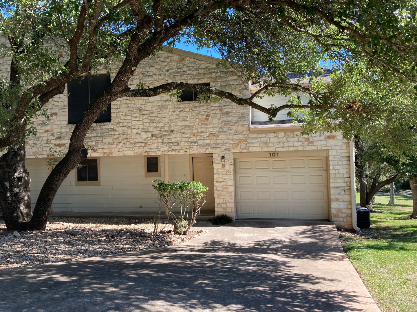 Austin Townhome: 9201 Simmons Road
