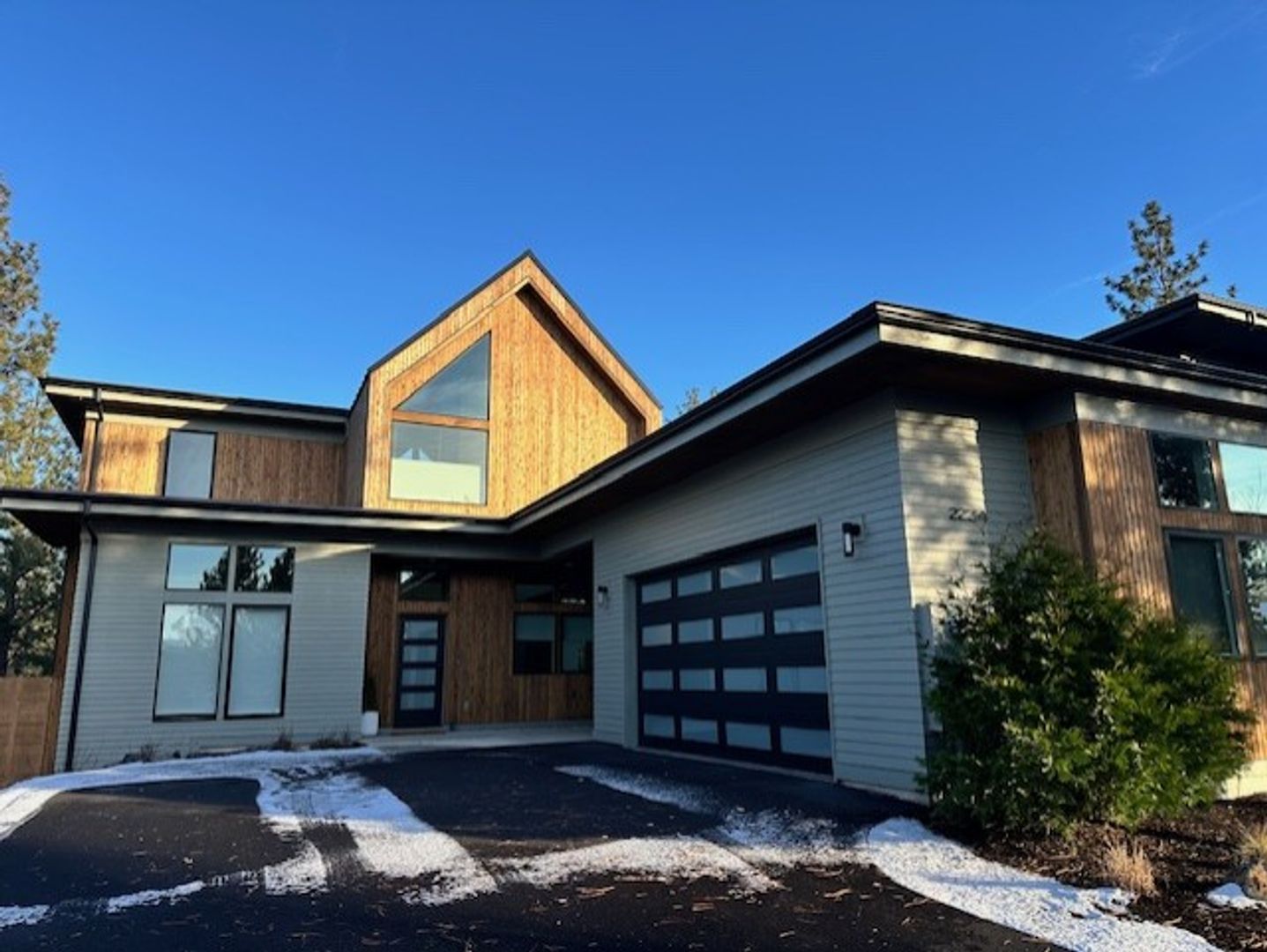 Bend House: 2234 NW Reserve Camp Court