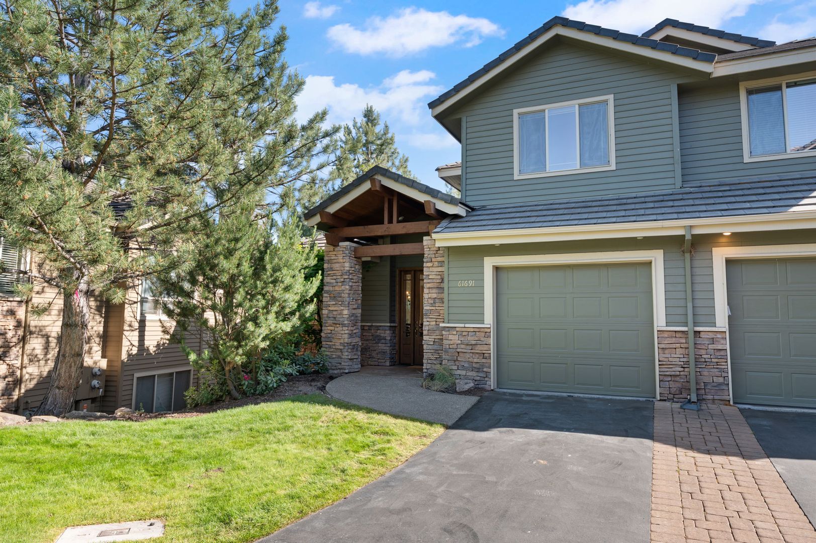 Bend House: 61691 Metolious Drive