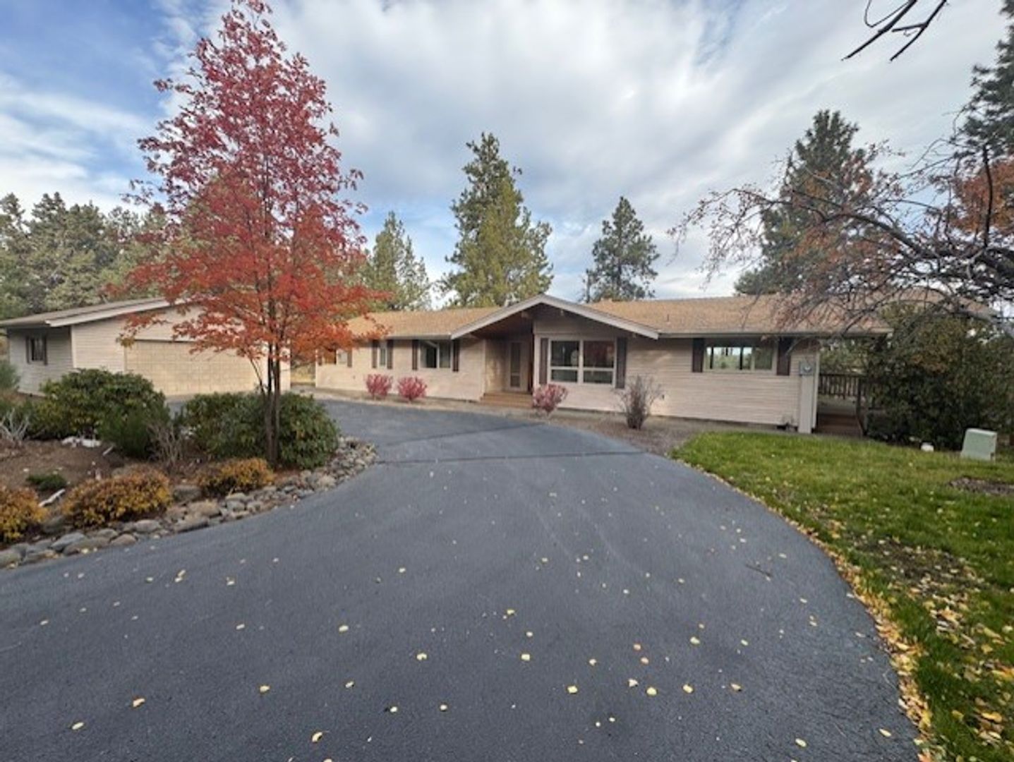 Bend House: 1670 NW Putnam Road