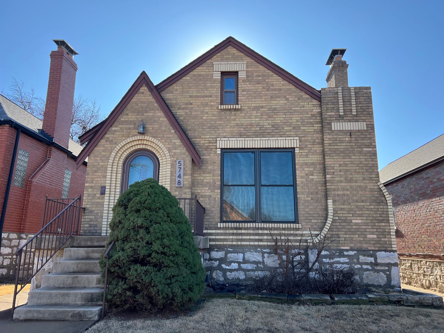 Saint Louis House: 5748 Tholozan Ave