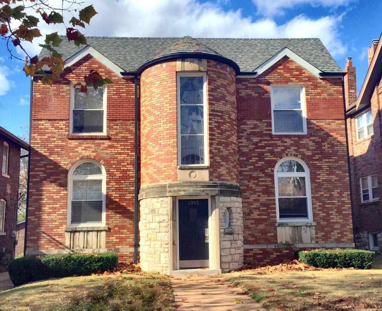 Richmond Heights Apartment: 1035 Claytonia Ter