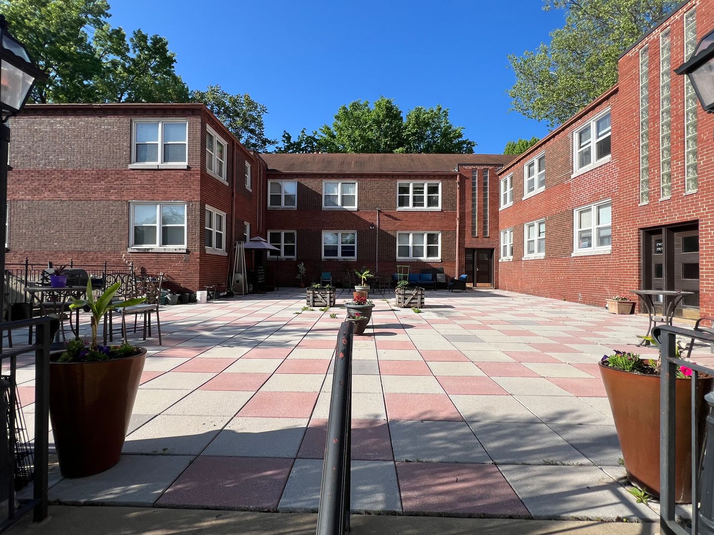 St. Louis Apartment: 7760 Wise