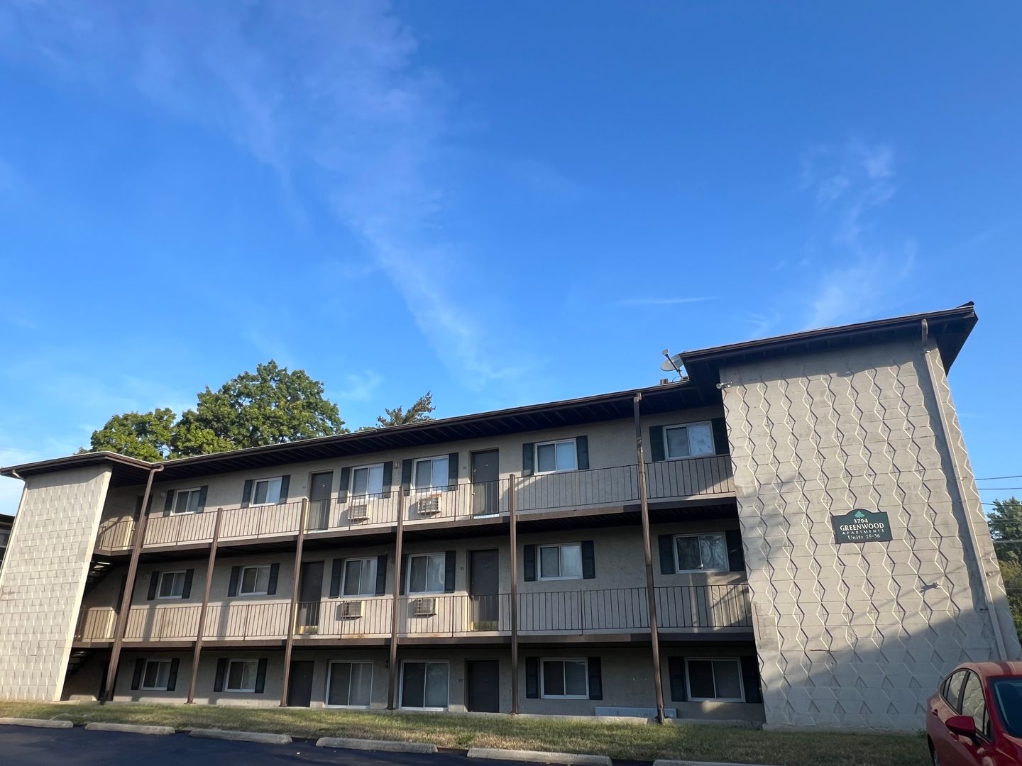 Saint Louis Apartment: 3706 Greenwood Blvd