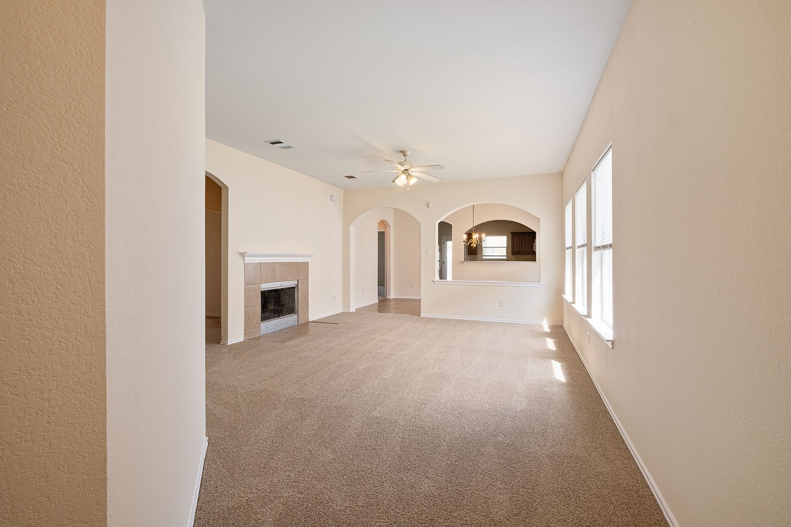 Manor House: 13205 Marie Ln