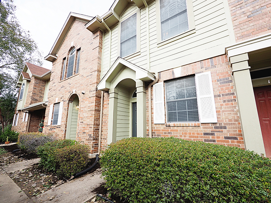 Austin House: 12401 Los Indios Trl #13