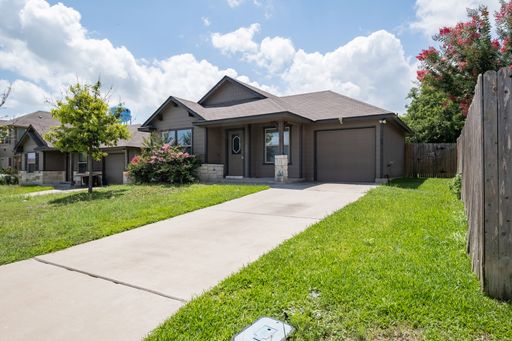 Convenient 3 Bedroom, 2 Bath Home in Jarrell w/ 1-Car Garage