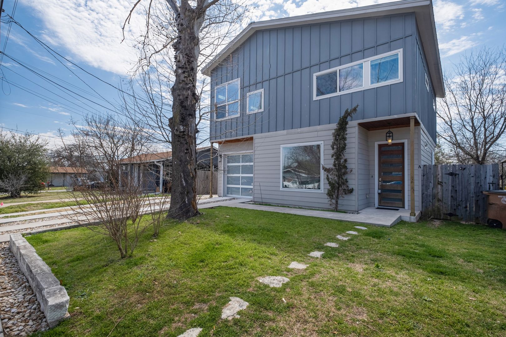 Austin House: 4707-A Leslie Avenue