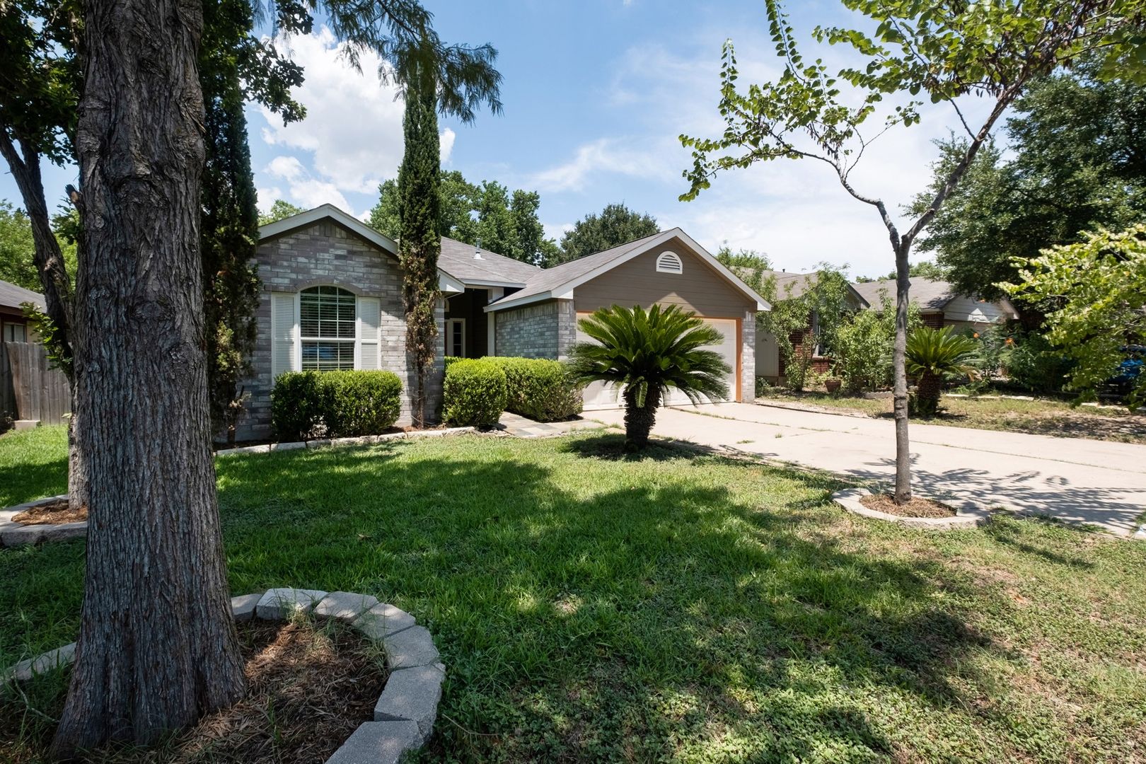 Austin House: 7320 Muffin Drive