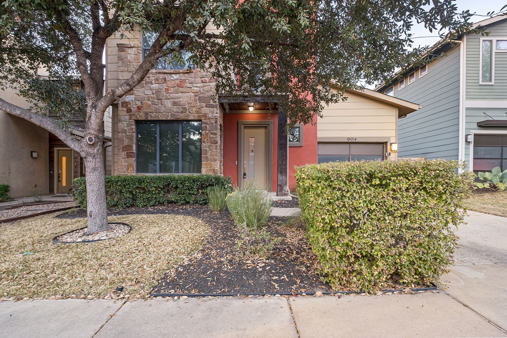 Rental home at 904 Freewater Ln