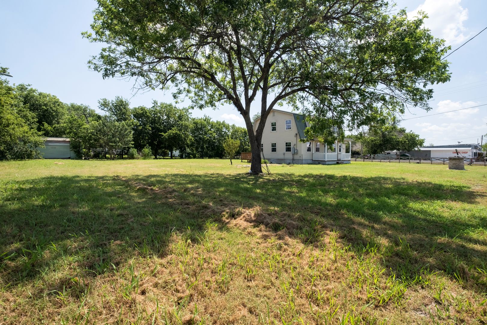 Del Valle House: 13902 FM 812