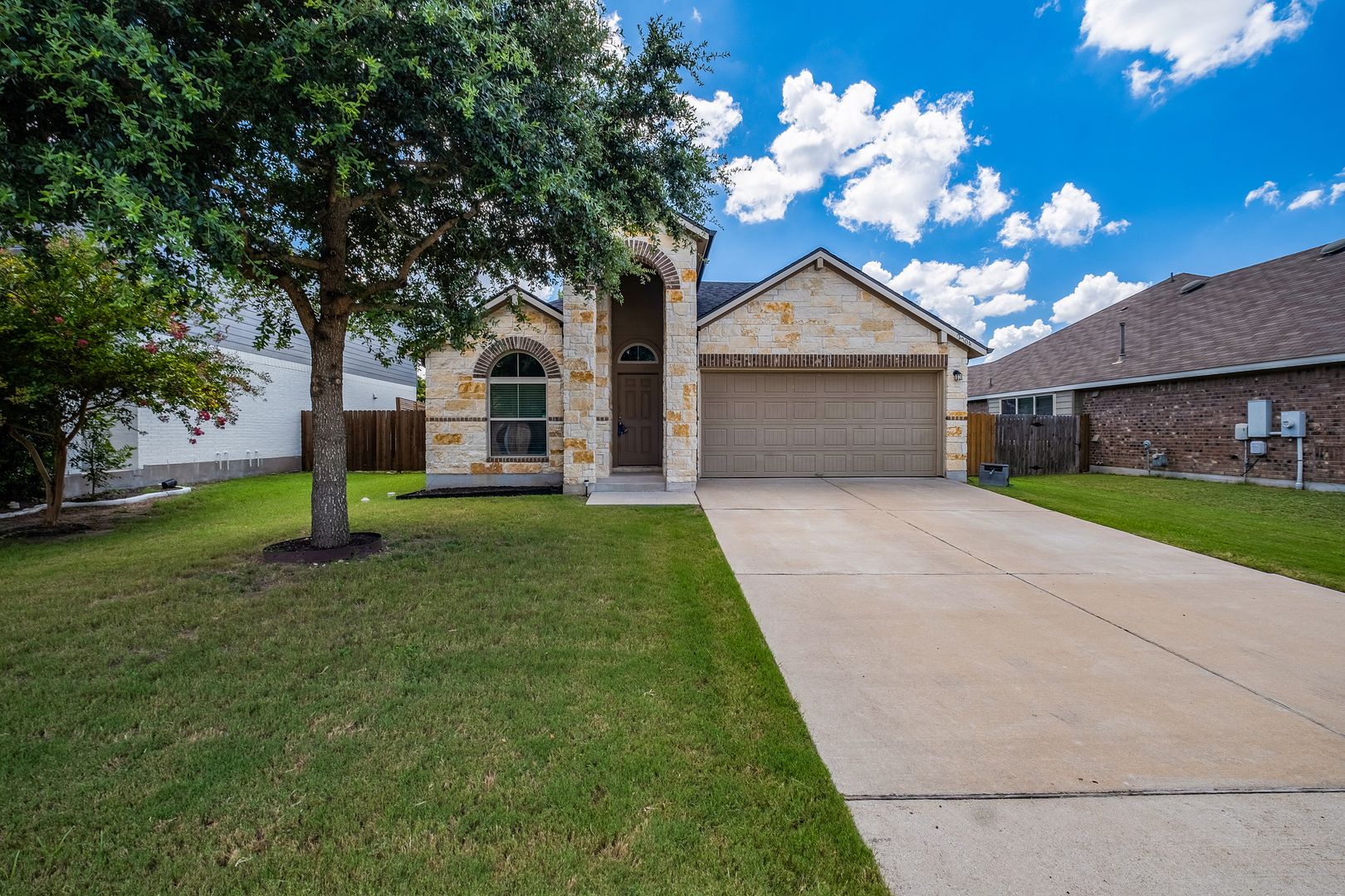 2704 HIGHLAND Hvn DR  