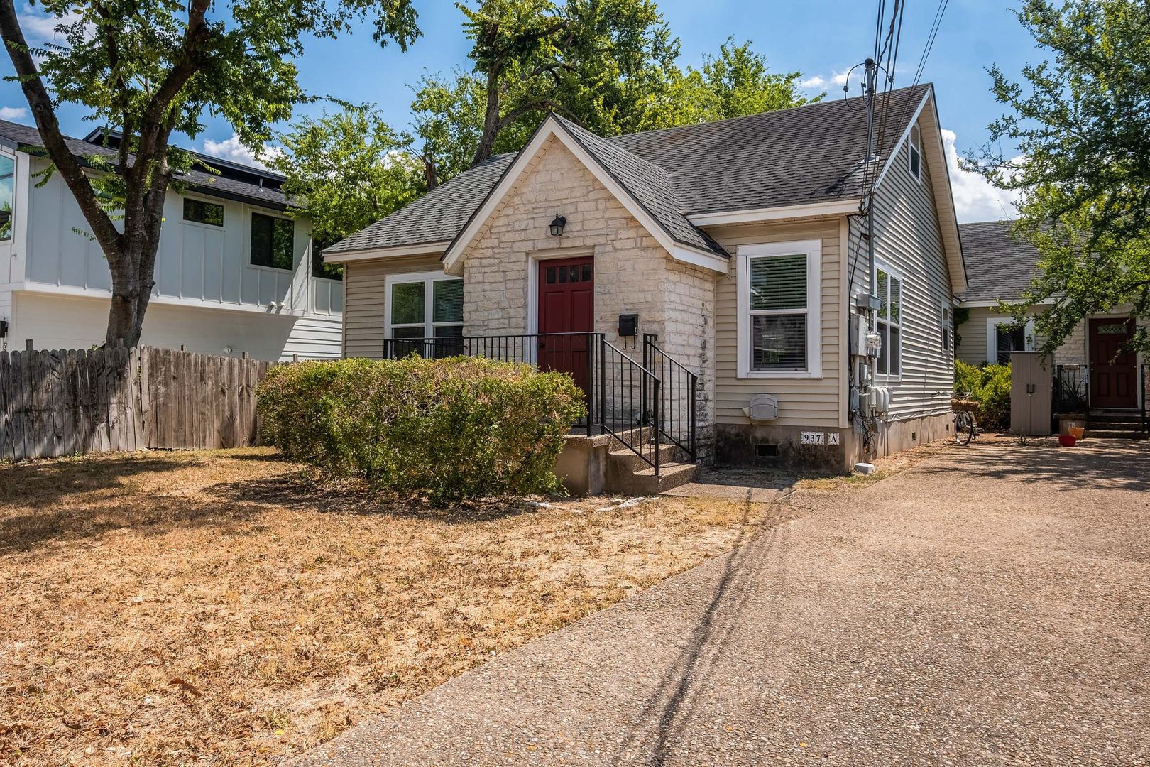 Austin Multiplex: 937 E 52nd St