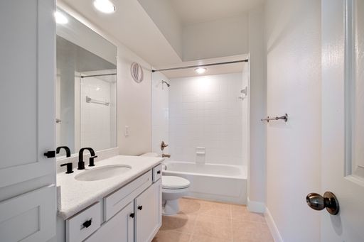 Modern Condo Living Near Downtown Austin & Movie House Theater – photo 1