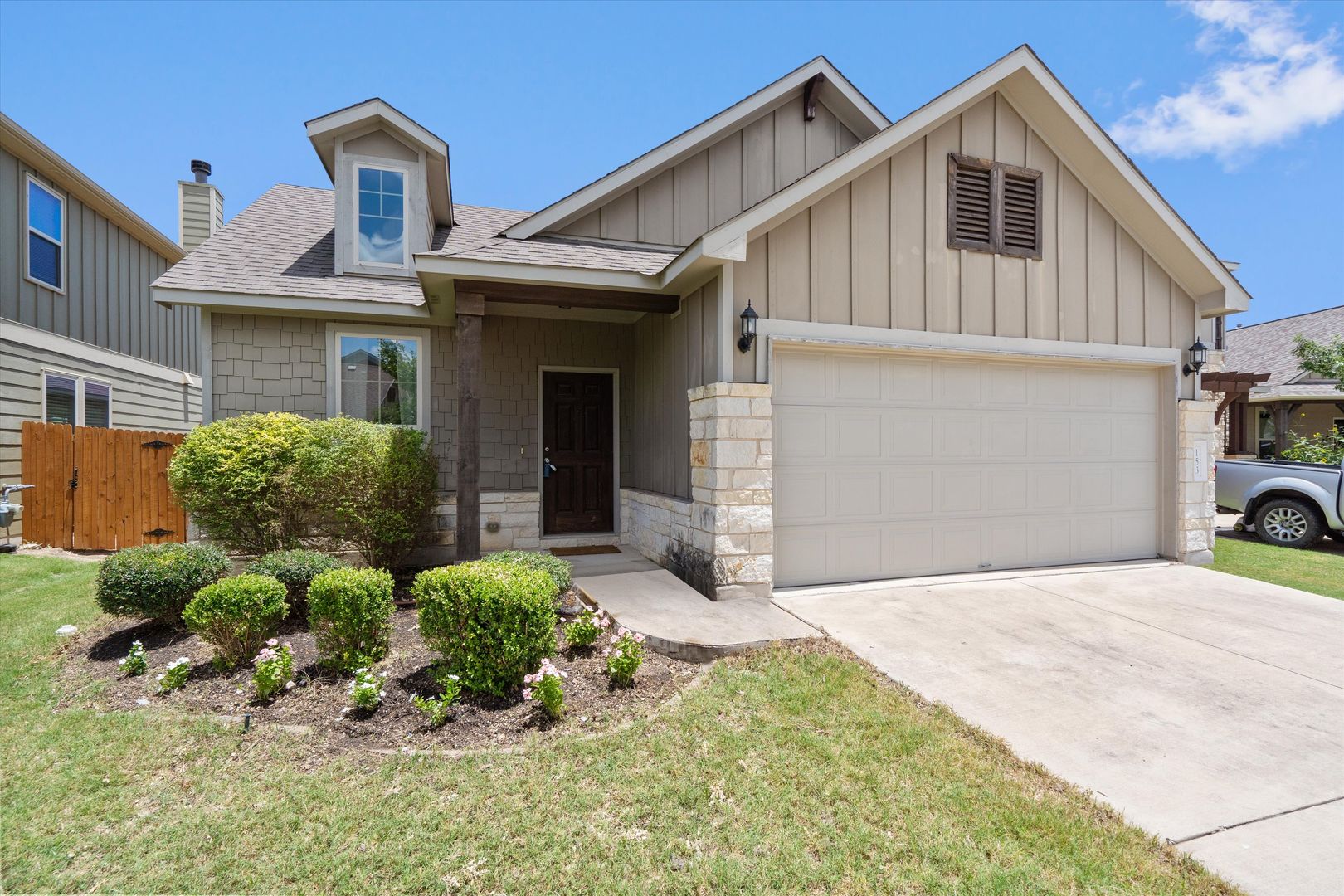 Liberty Hill House: 153 Carlina Loop