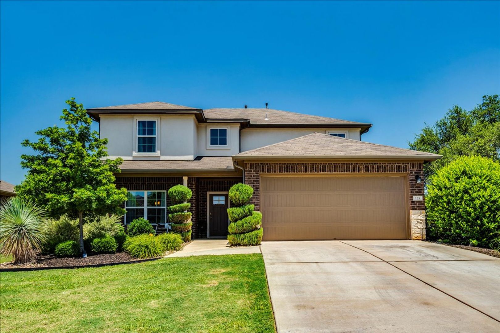 Leander House: 125 Groesbeck Ln