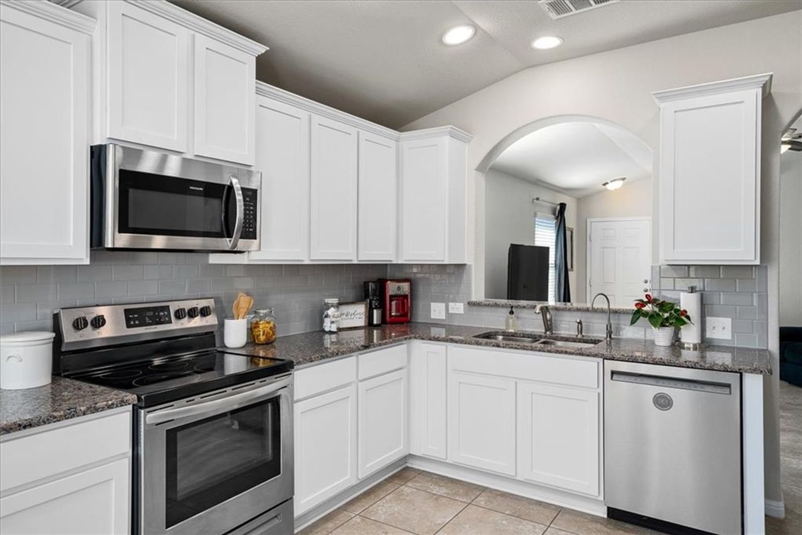 Pflugerville House: 18333 Cumberland Gap St