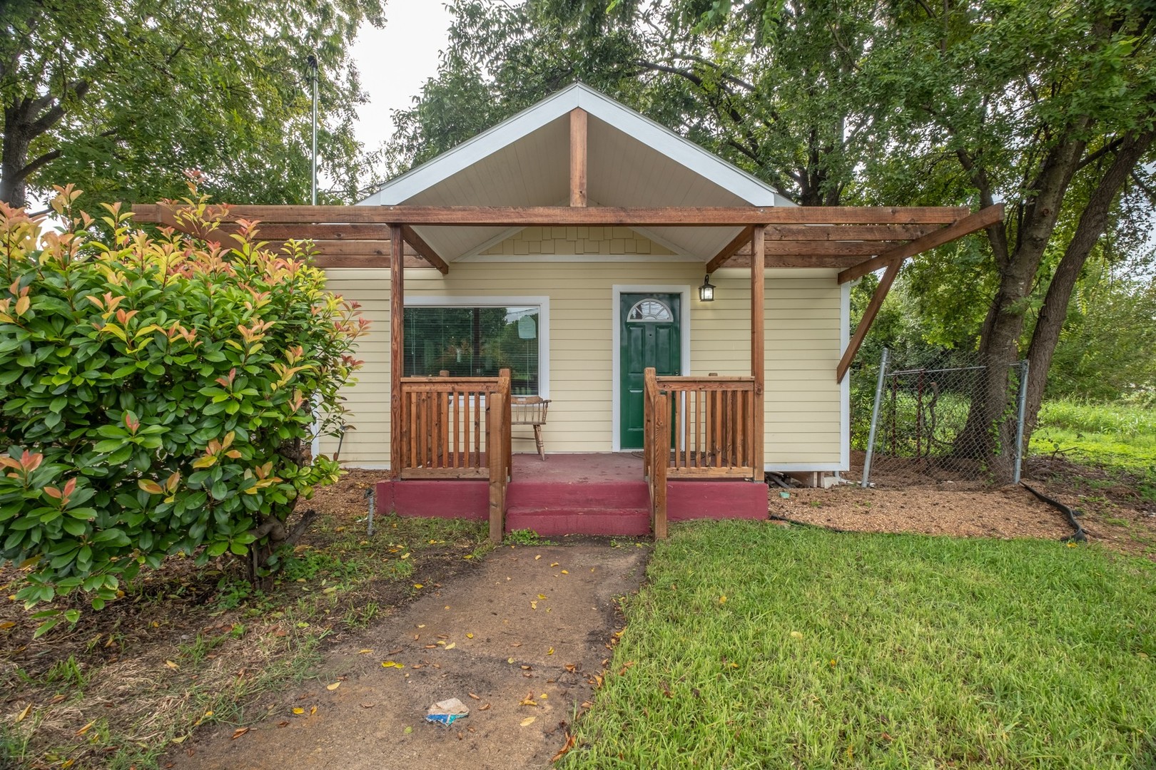 Austin House: 7511 Carver Ave