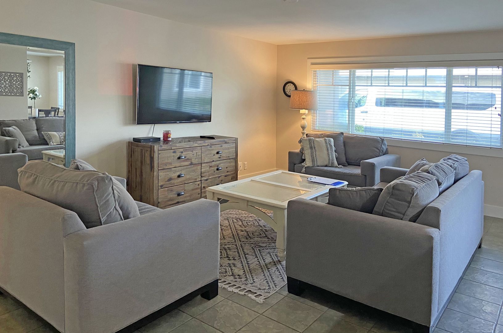 Costa Mesa Apartment: 171-175 Rochester Street