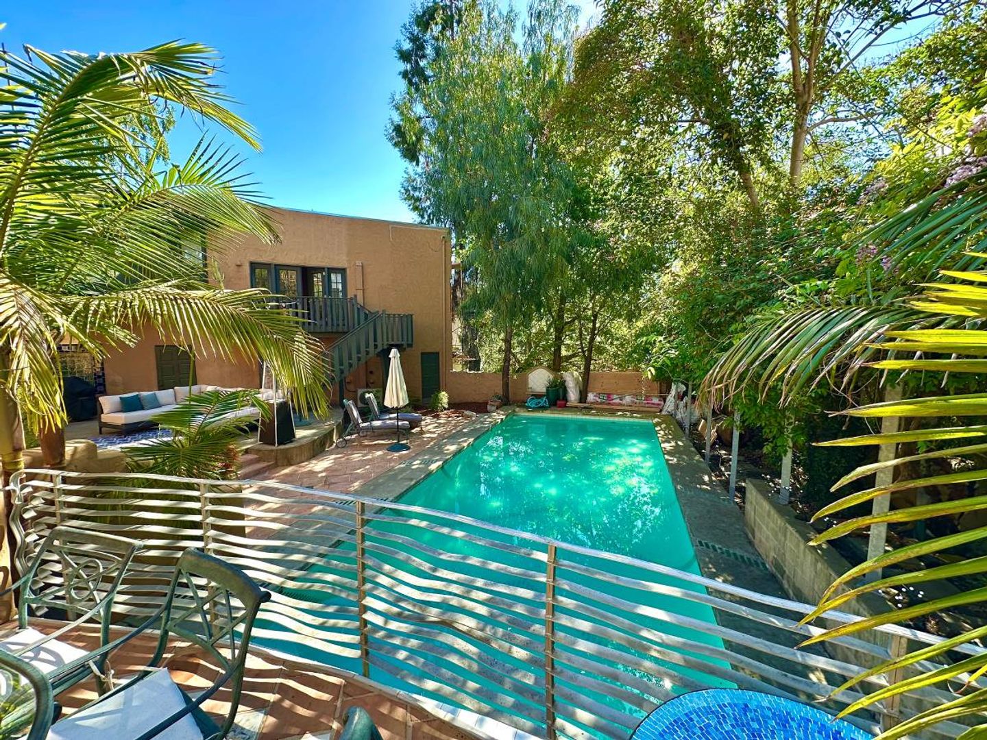 Oakland House: 987 Sunnyhills Road