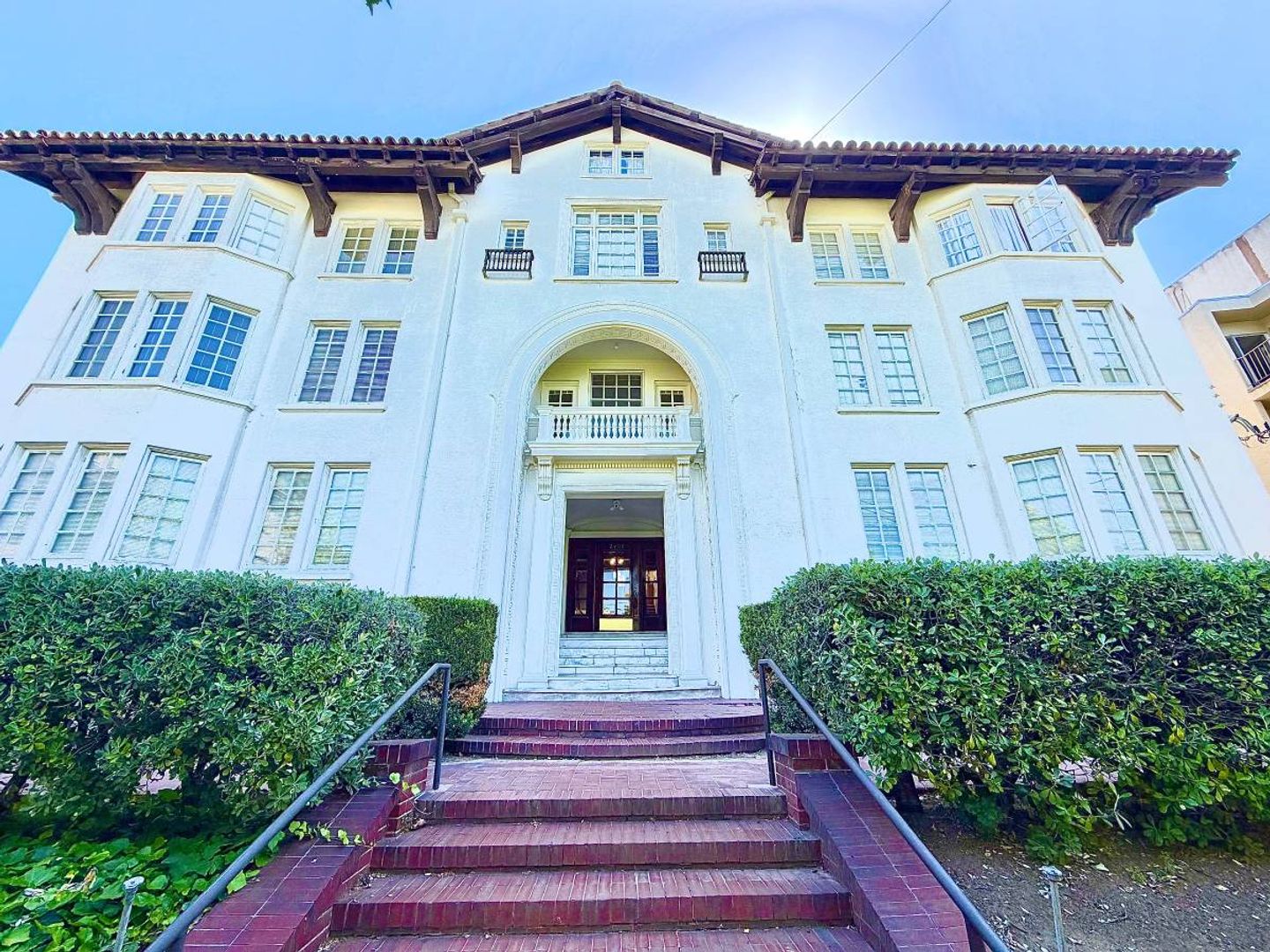 Berkeley Apartment: 2409 College Ave