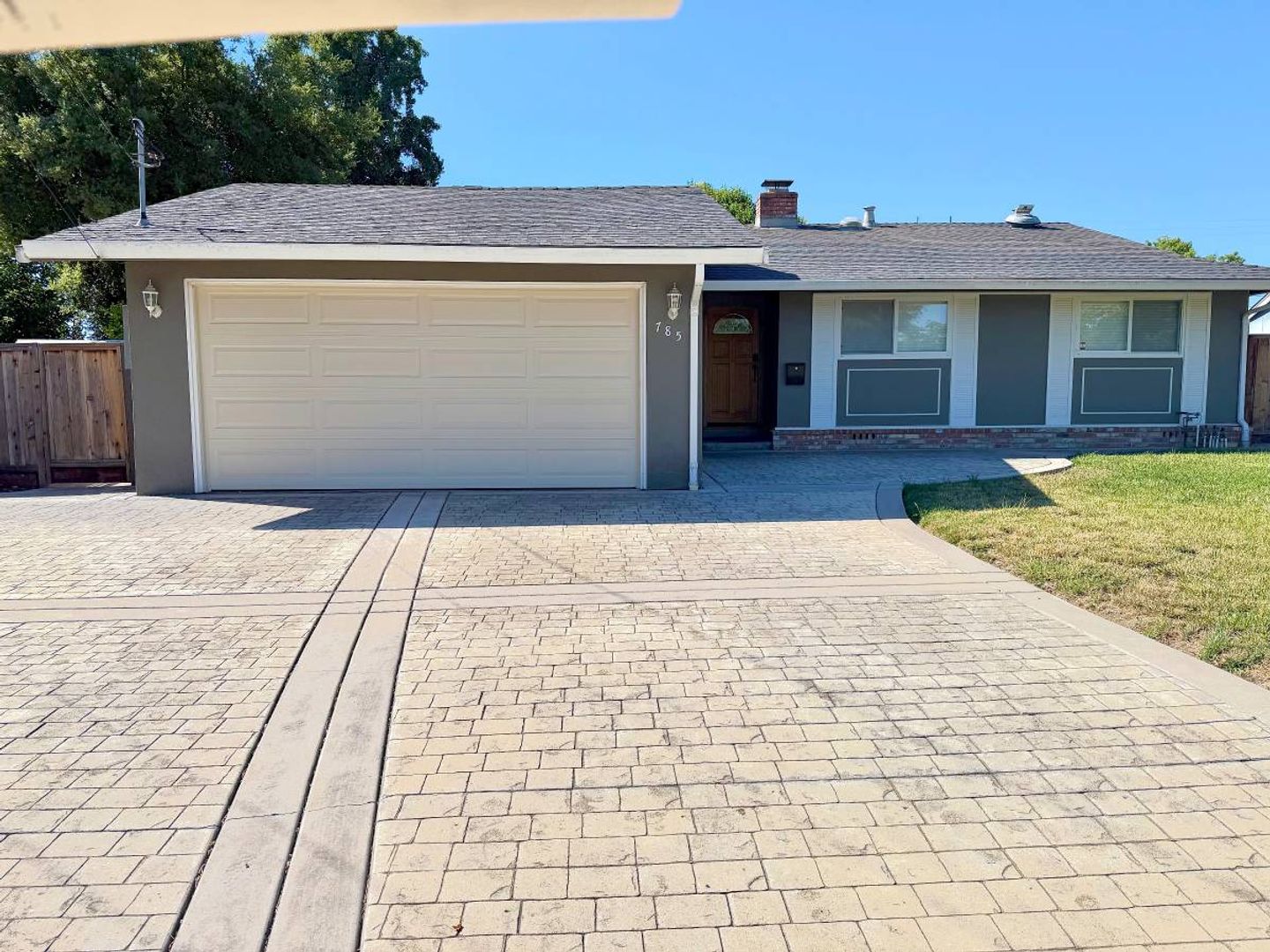 Pleasant Hill House: 785 Duke Circle