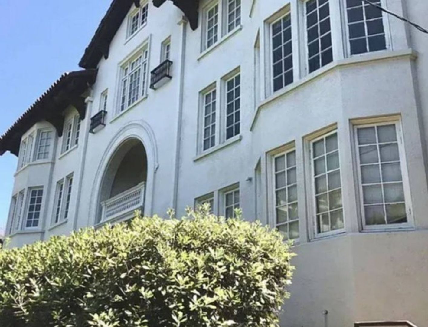 Berkeley Apartment: 2409 College Ave