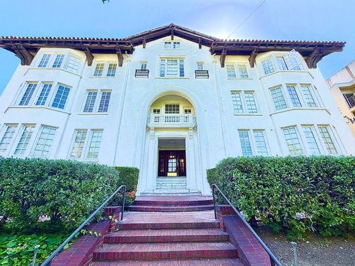 Great Location - 2 BR 1 BA Apartment Available For Rent In Berkeley - 2 Blocks From UC Berkeley – photo 1