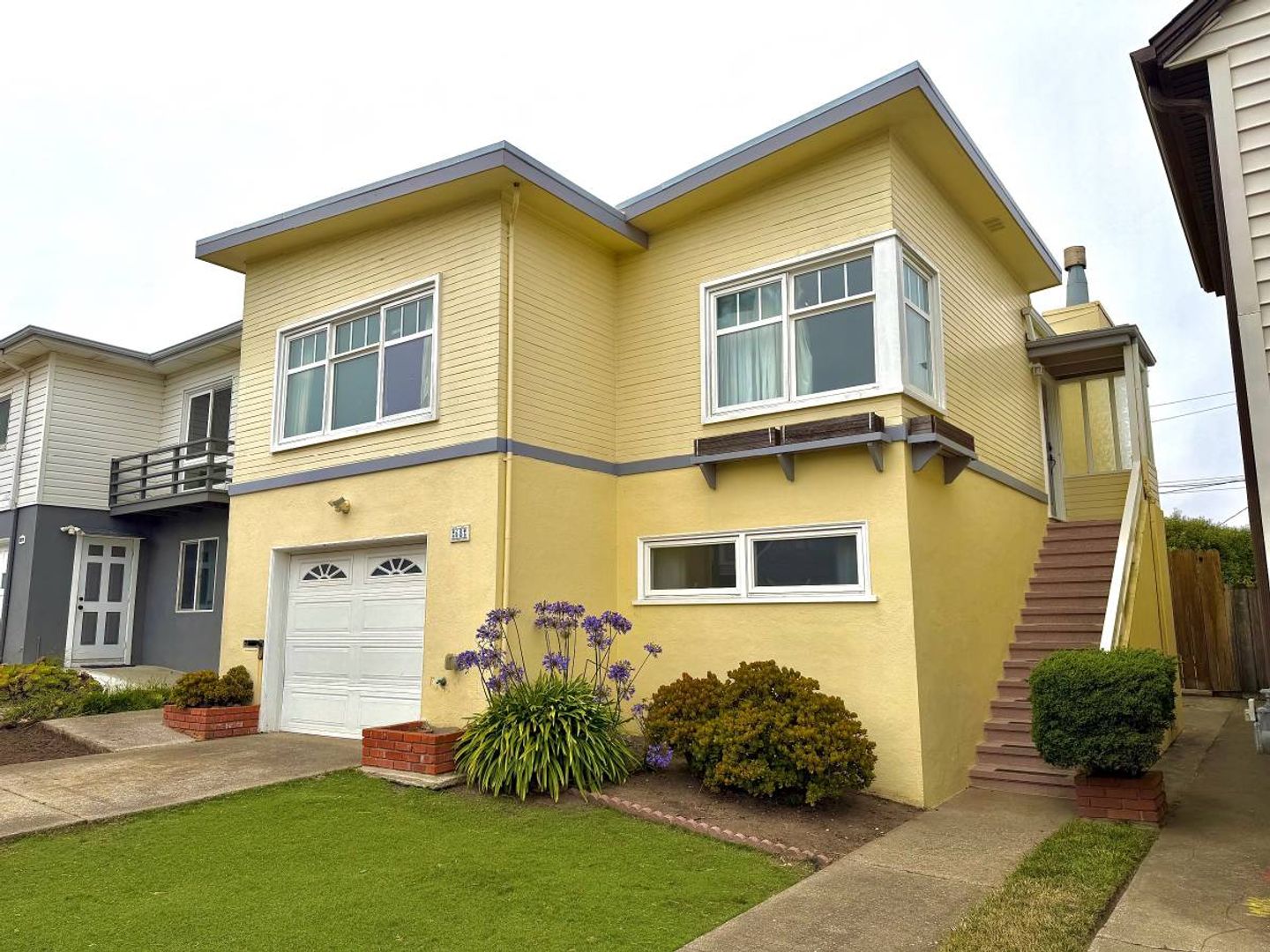 Daly City House: 68 Crestline Avenue