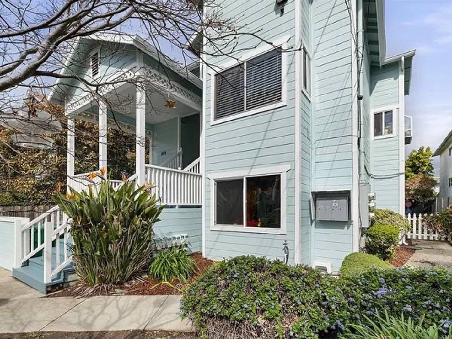 Berkeley Apartment: 1619 Fairview Street