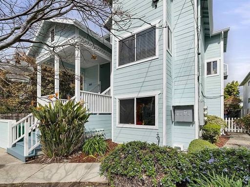 1/2 Off First Month Rent | Bright 2BR Home-Style Unit | Free Parking | Pet Friendly | Near Ashby BART & UC Berkeley – photo 1