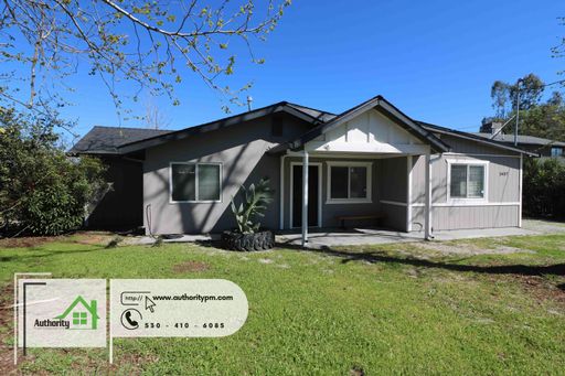 3457 Charles St. - Country Charms - Detached Shop with LOTS of space