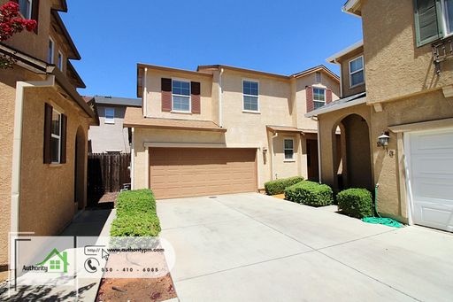 2109 Vienna Way - Spacious, Townhouse Style With Fenced Backyard Space – photo 1