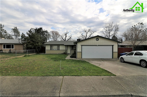 1156 Jaxon Way - North Redding. We Welcome Pets With Additional $50.00 added to Rent for Each. – photo 1