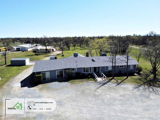 3253 Tarmac Rd. Huge Home, Lots of Room. Home with Attached Mother-in-Law Unit. – photo 1
