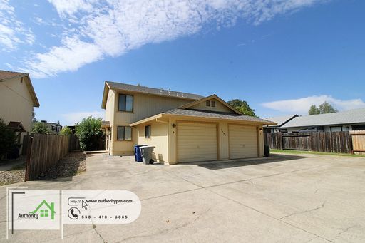 2564 Sabre Ct. Unit B. Great home located just off Cypress, Easy Drive to Shopping. 5 min from Hwy 44. – photo 1