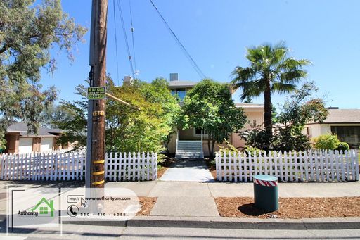 2391 Placer St - Unit C | Top Floor Unit. Old World Charm With Views – photo 1