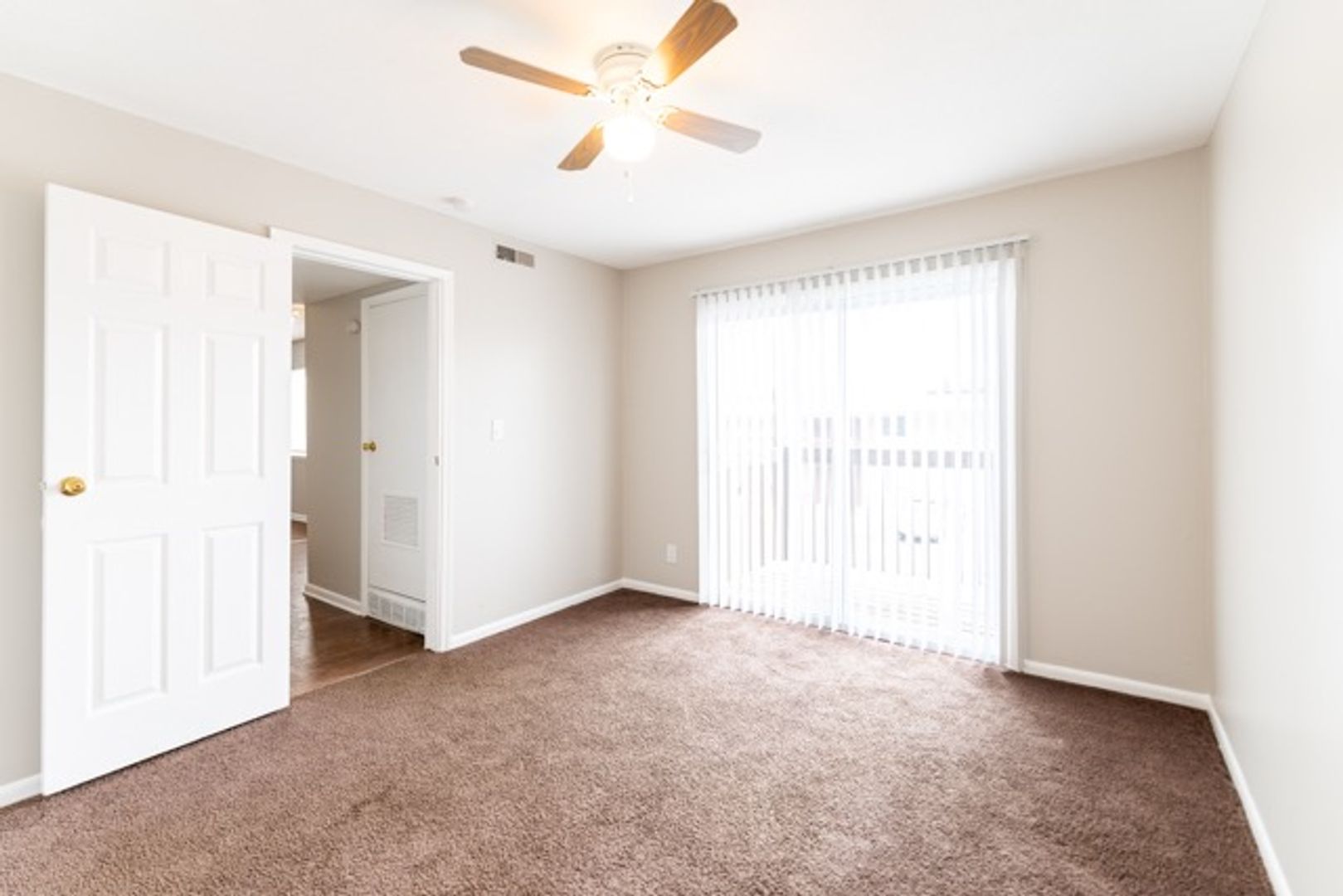 Kansas City Apartment: 1400 N 38th St