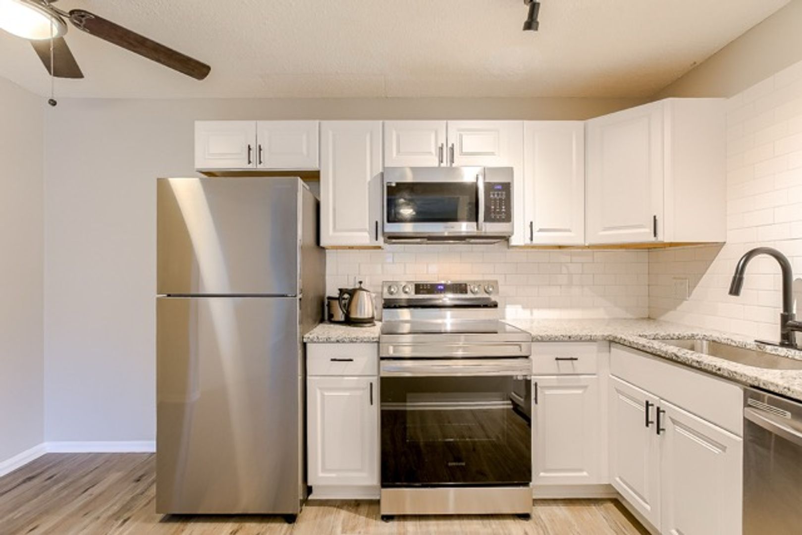 Kansas City Apartment: 1400 N 38th St