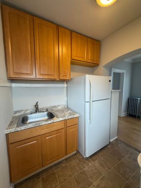 BERWYN STUDIO APARTMENT