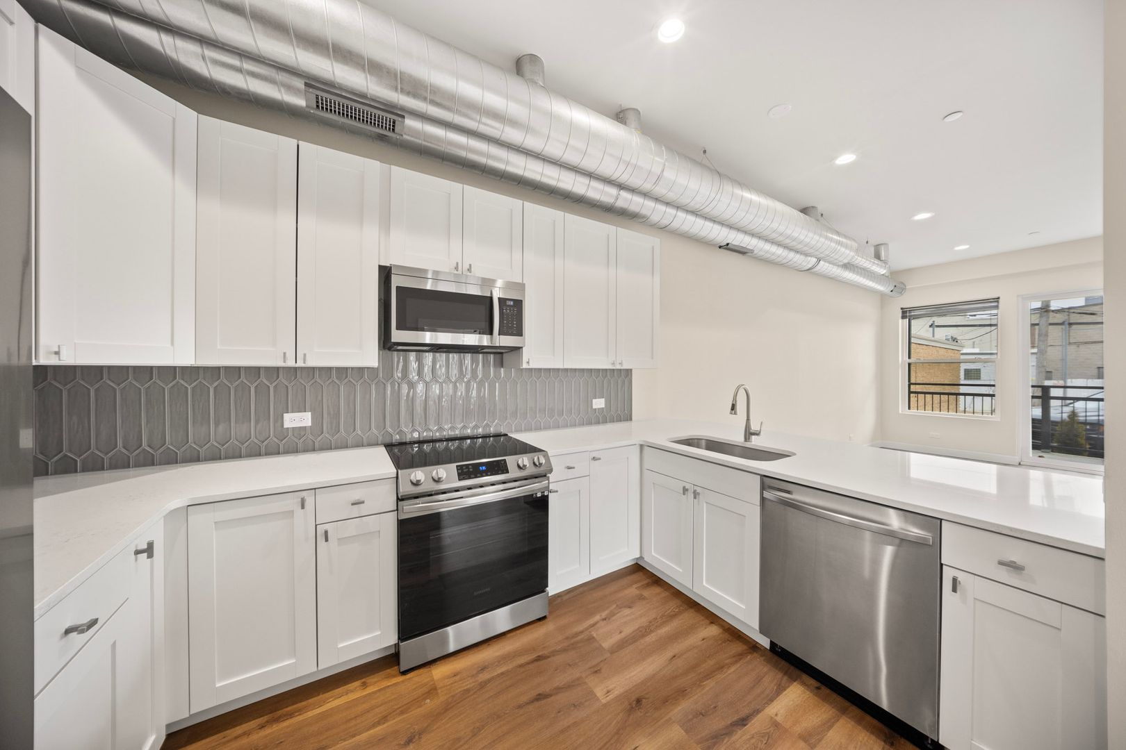 Brookfield Apartment: 3727 Sunnyside Avenue