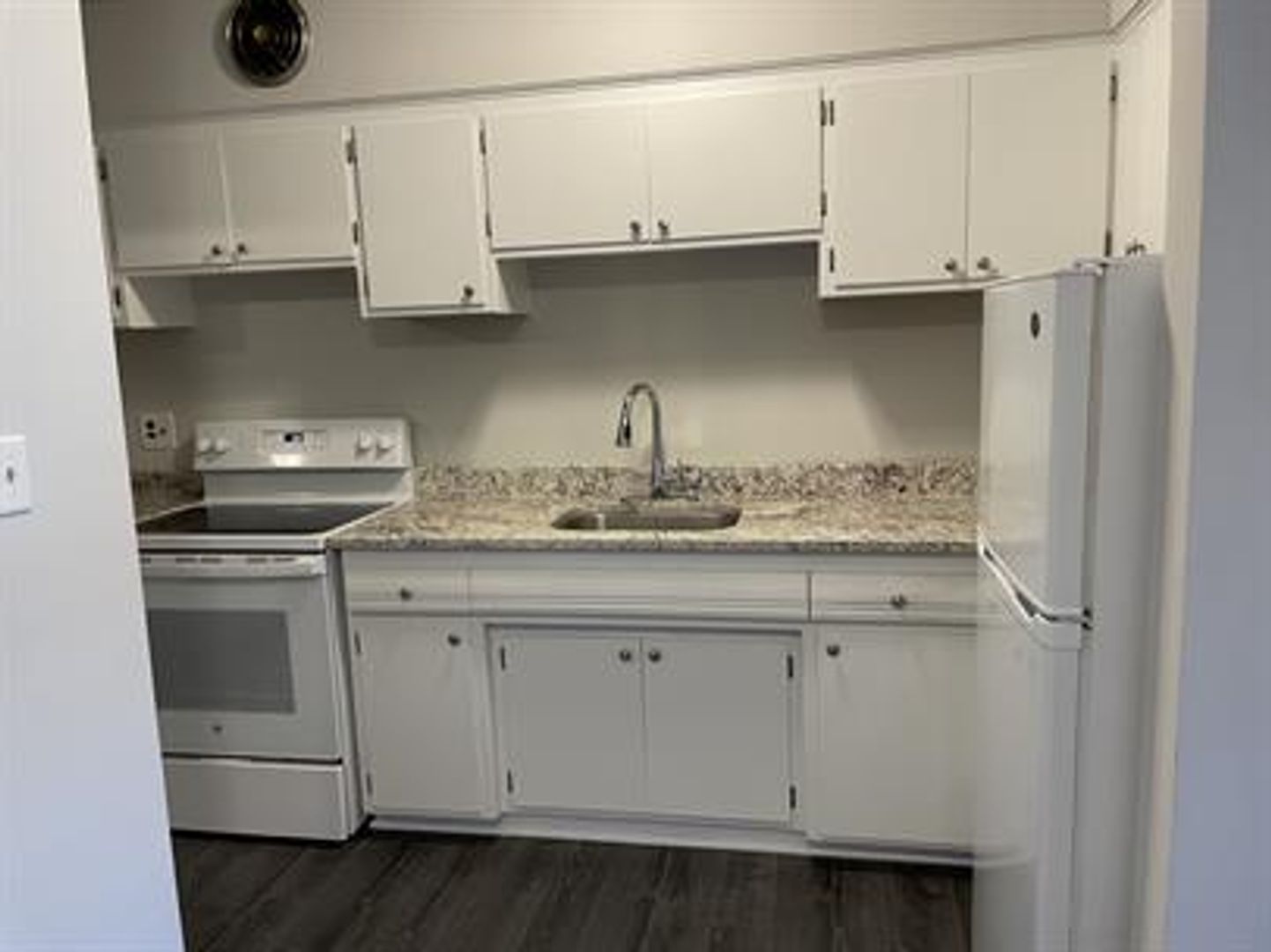 Berwyn Apartment: 3117-3119 South Harlem Avenue