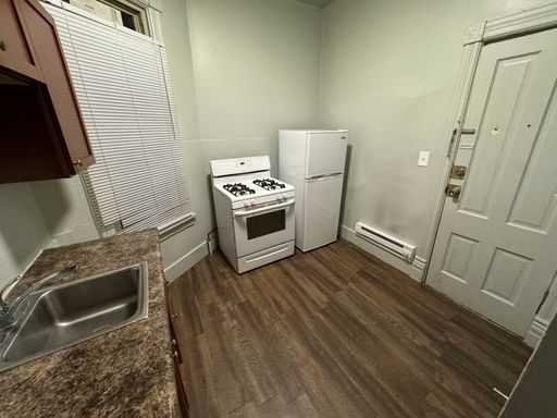 Cozy 1 Bedroom / 1 Bath Near Downtown Elgin
