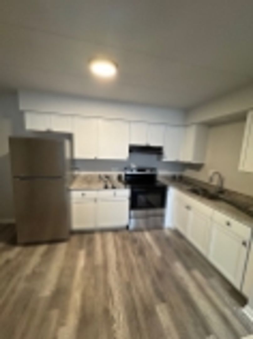 Broadview Apartment: 2040 South 16th Avenue