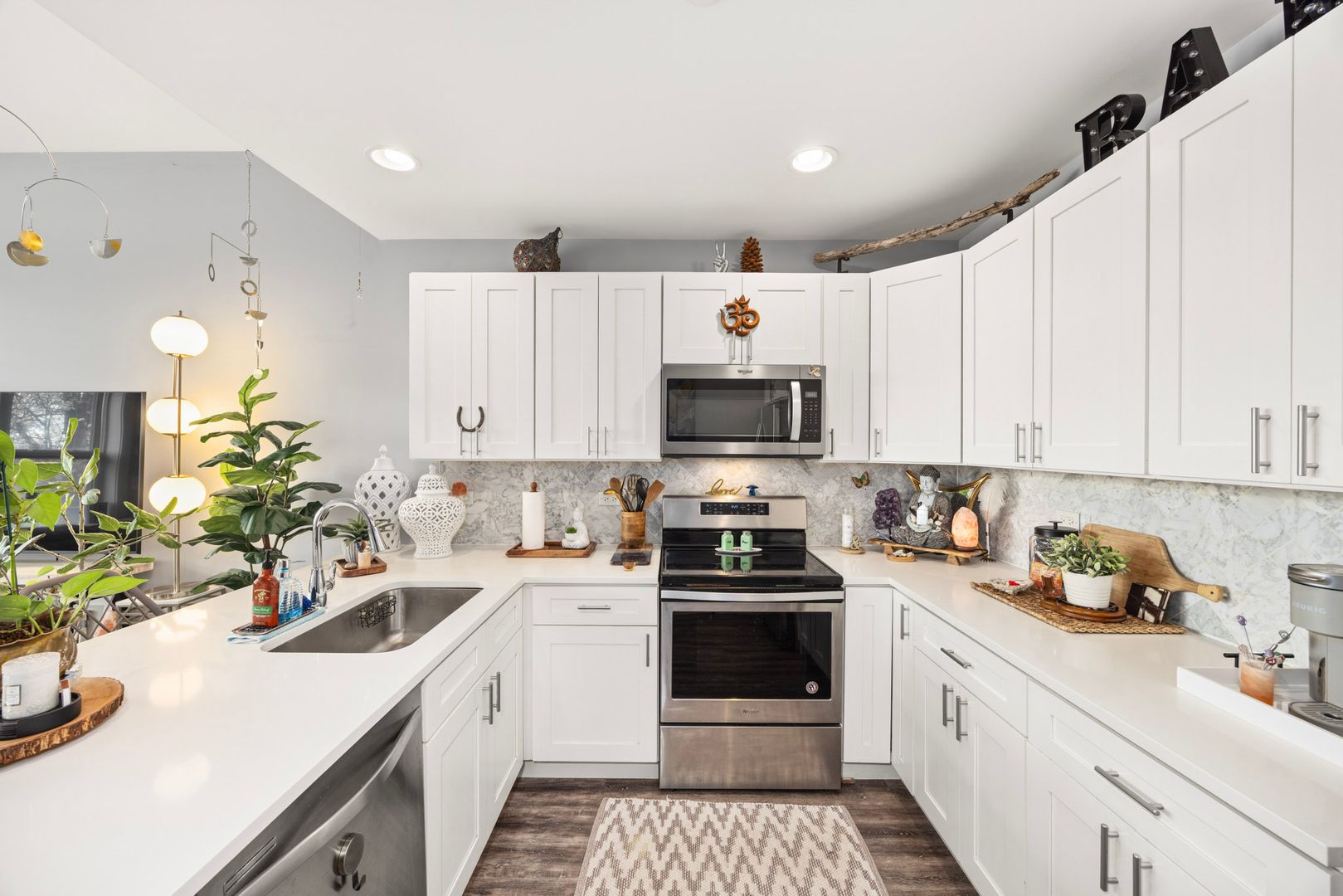 Brookfield Apartment: 8934 Fairview Ave